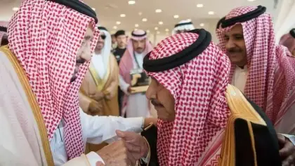 هل الشاعر خلف بن هذال على قيد الحياة