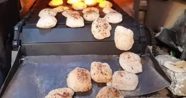 يتساءل عدد كبير يتساءل عدد كبير