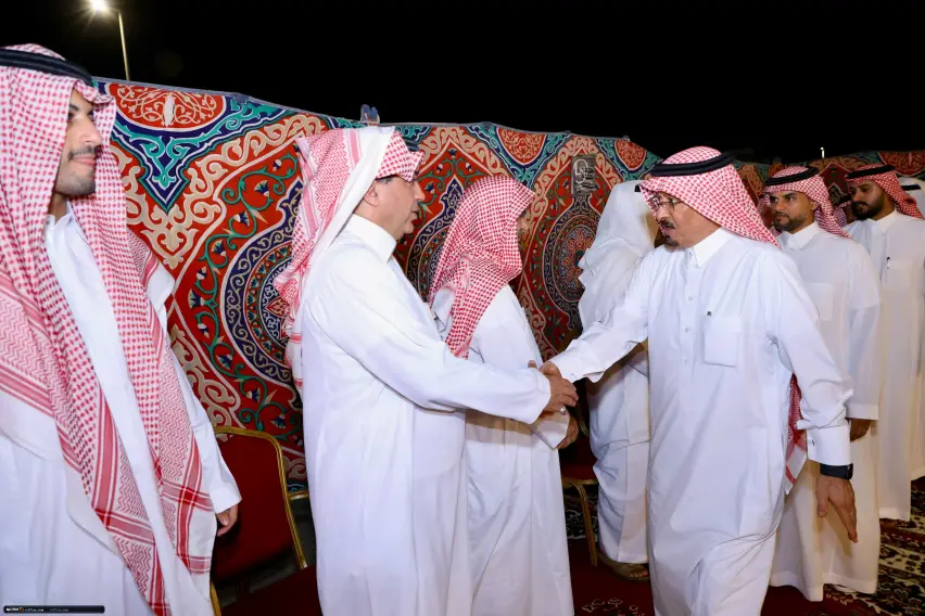 مسؤولون وإعلاميون للاندرويد مسؤولون وإعلاميون للاندرويد