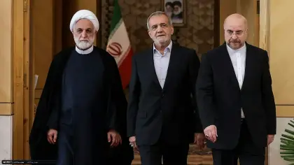كواليس المفاوضات.. بزشكيان هدد بالاستقالة لإقناع خامنئي بالاتفاق مع واشنطن