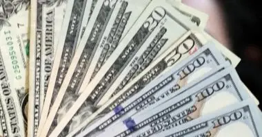 أعرف سعر الدولار بكام فى البنوك اليوم الثلاثاء