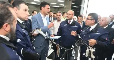 وزير الصناعة ومحافظ الشرقية يتفقدان 3 مصانع للصناعات الهندسية والكهربائية