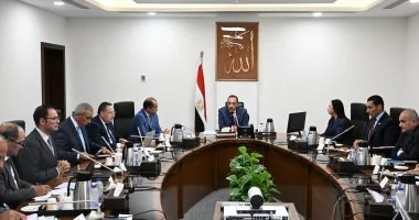 رئيس الوزراء يستعرض عددا من المقترحات للبرنامج الوطنى لاكتشاف ورعاية الموهوبين