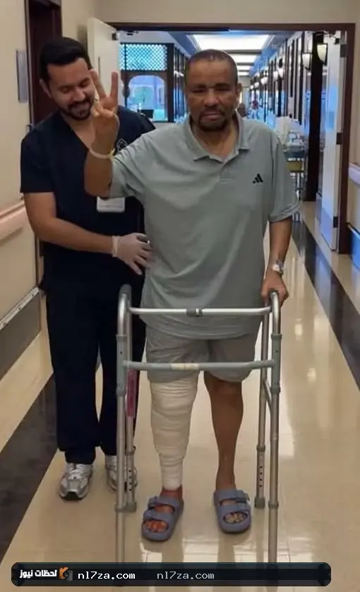 يجري عملية جراحية يجري عملية جراحية