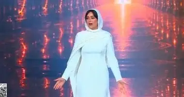 خد بإيدى.. هبة مجدى تشدو بأغنية شادية فى احتفالية المولد النبوى