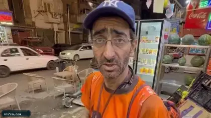 صيدلي يثير تفاعلاً في مصر.. بالمعطف الأبيض نهاراً ومندوب توصيل ليلاً