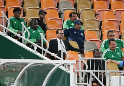 «غرفة الأهلي» تنقلب على بيدرو.. اللاعبون يطالبون برحيله