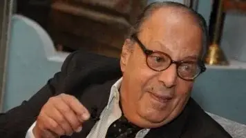 أسامة عباس.. 62 عاما من العطاء بين الكوميديا والتراجيديا