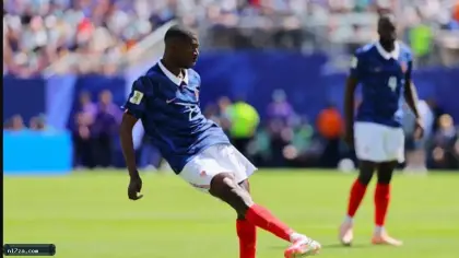 نجم الهلال يخطف الأنظار مع منتخب فرنسا أمام آيسلندا