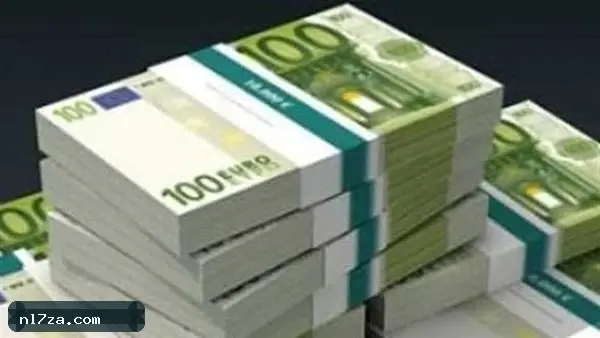 تراجع اليورو مع تصاعد المخاوف السياسية والمالية في أوروبا تراجع اليورو مع تصاعد المخاوف السياسية والمالية في أوروبا