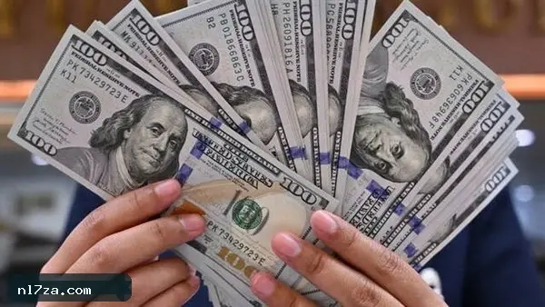 تباين سعر الدولار مقابل الجنيه في البنوك المصرية الجمعة تباين سعر الدولار مقابل الجنيه في البنوك المصرية الجمعة