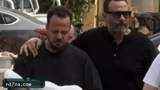 تشييع جثمان يونس حفيد ماجد المصري بحضور حزين في التجمع تشييع جثمان يونس حفيد ماجد المصري بحضور حزين في التجمع