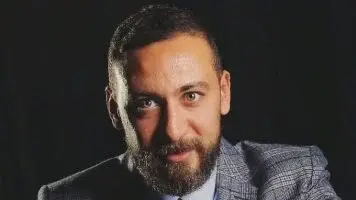 عابد عناني يحرر محضرا بعد انقطاع المياه في الكومبوند
