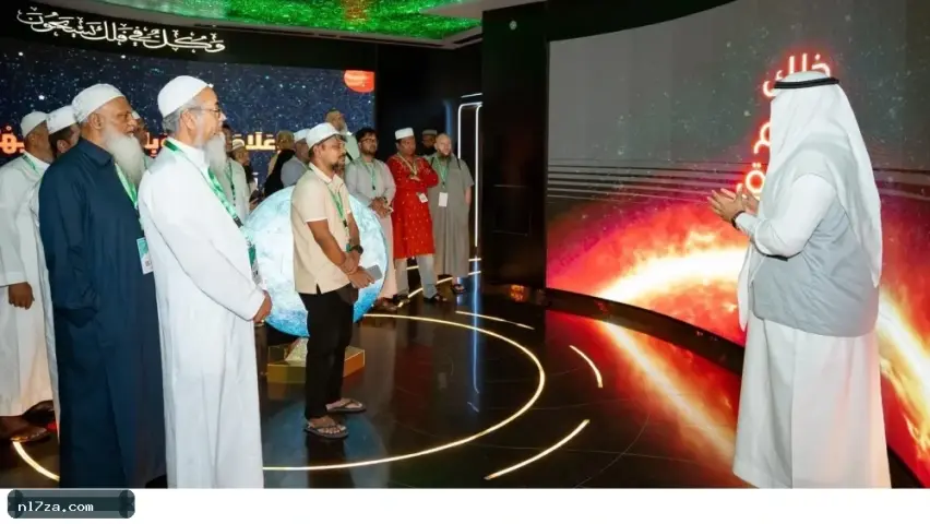 معتمرون من 21 دولة من برنامج خادم الحرمين يزورون متحف السيرة النبوية