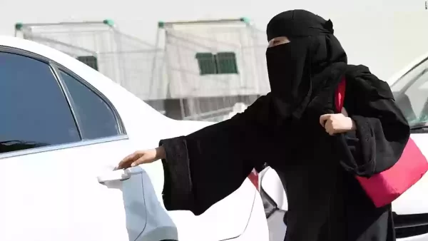 شروط استخراج تأشيرة سائق خاص للمرأة بالسعودية
