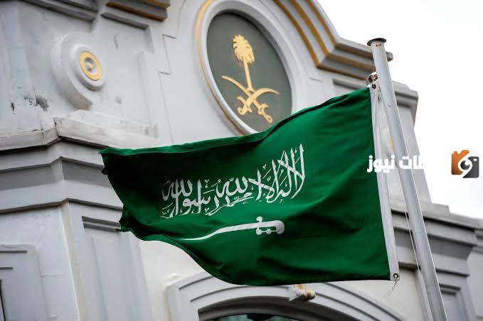 مفاجأة للمغتربين.. تم إصدار قرار من الملك بوقف سعودة 12 مهنة.. والفرصة أمام المغتربين للعمل فيها