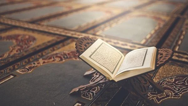 دليل على فضل صلة الرحم وعقوبة قاطعها
