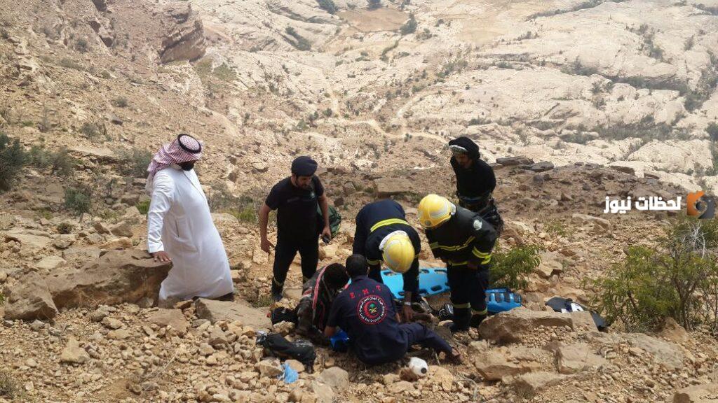 صاحب المقطع المنتشر يوضح تفاصيل سقوطه من جبال جازان