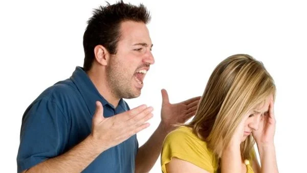 حكم خروج الزوجة وهي في بيت أبيها اثناء الخلاف مع الزوج