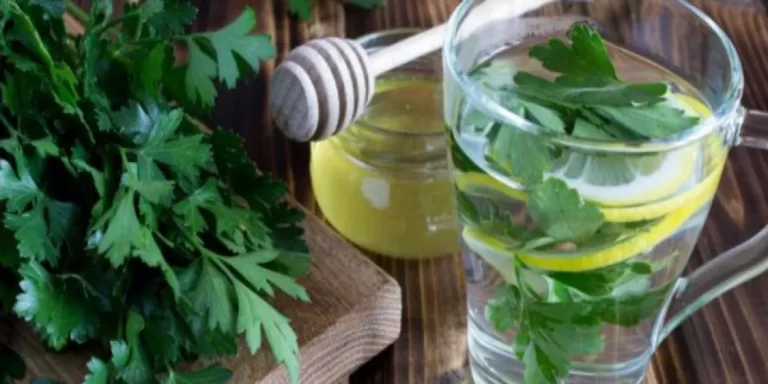 ما فوائد البقدونس