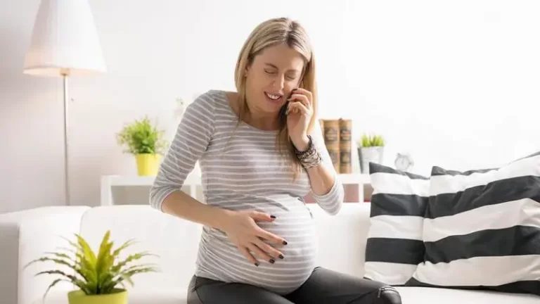 ما هي إنذارات الولادة وعلامات الطلق