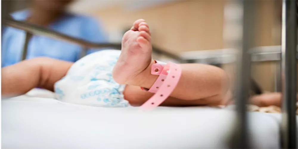 هل من الطبيعي وجود ألم بالظهر بعد الجراحة القيصرية