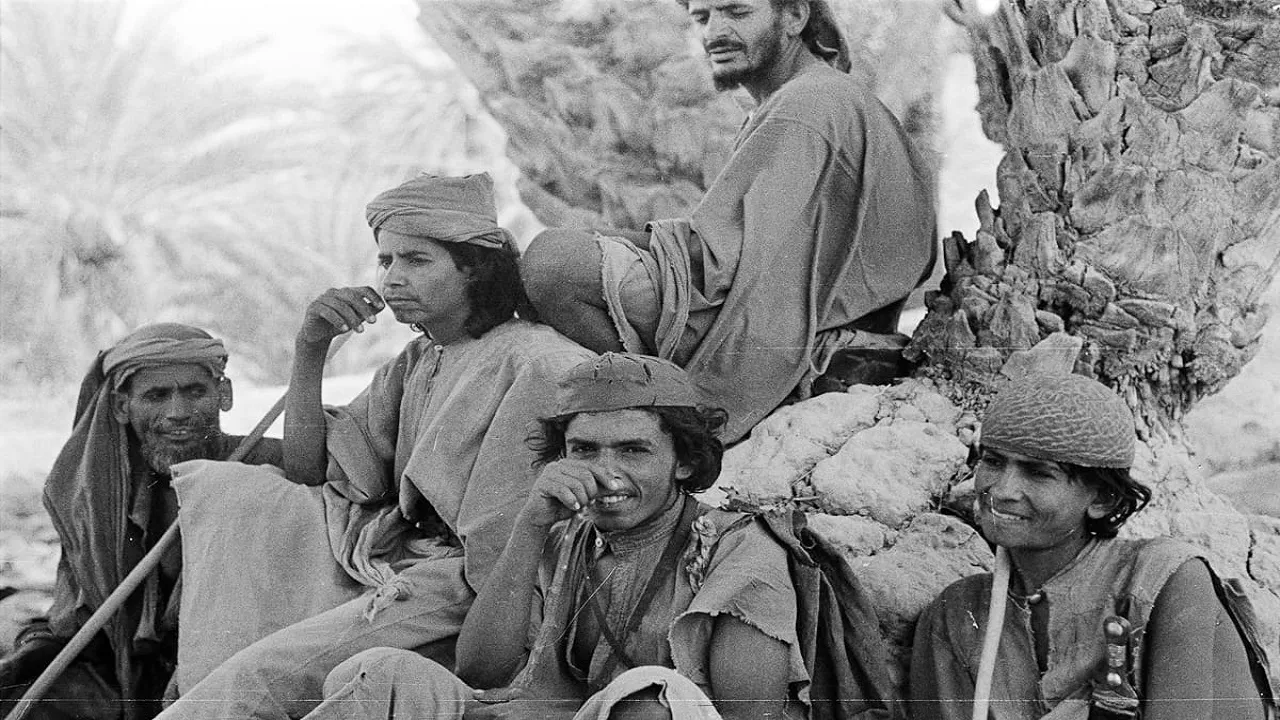 وش ترجع عائلة العزي
