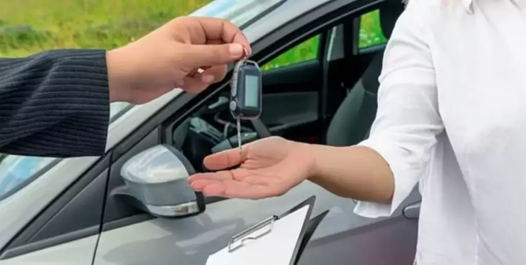 كيف انقل ملكية سيارة لاخي عبر ابشر بالسعودية