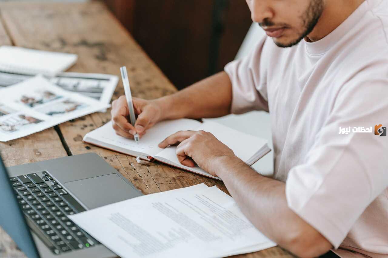 كيفية كتابة بحث التخرج بالخطوات