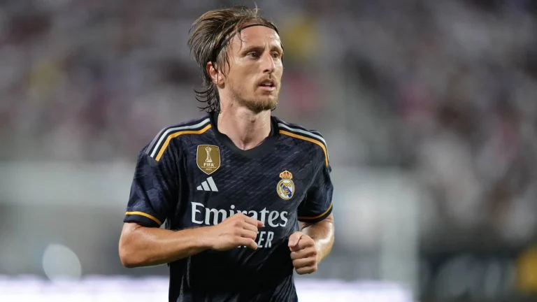 مودريتش يعوض نيفيز في الهلال
