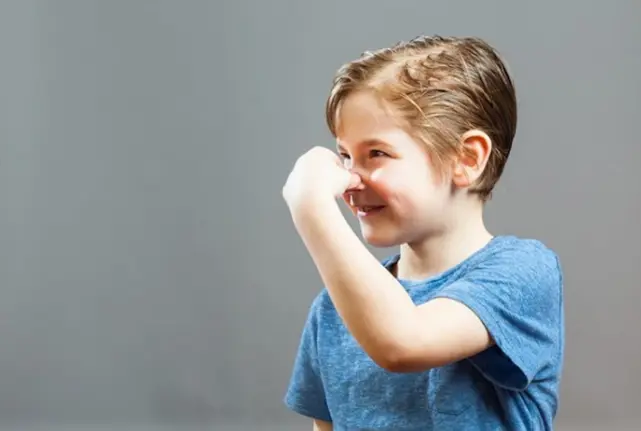 التخلص من رائحة العرق للاطفال