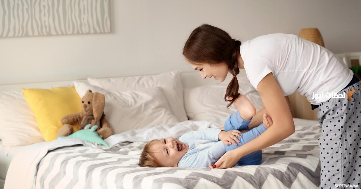متى يعرف الطفل الرضيع اسمه