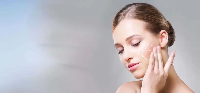 كم يقعد الاكرتين بالوجه؟