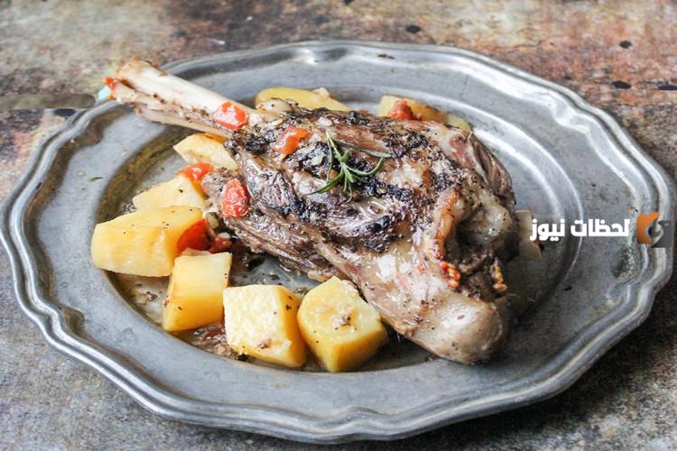 طريقة عمل صينية الموزات بالفرن على الطريقة التركية.. لحمة تذووووووب بتتبيلة خيالية