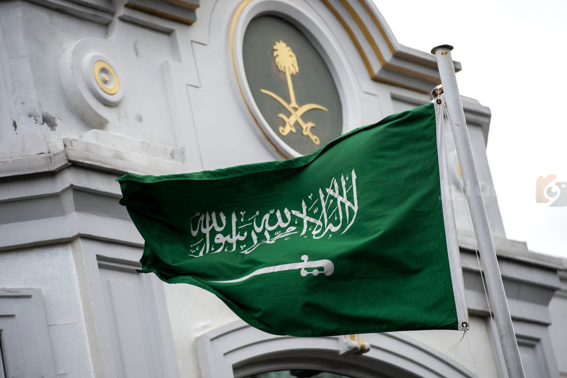 الطبيب يحول شغفه بالفن