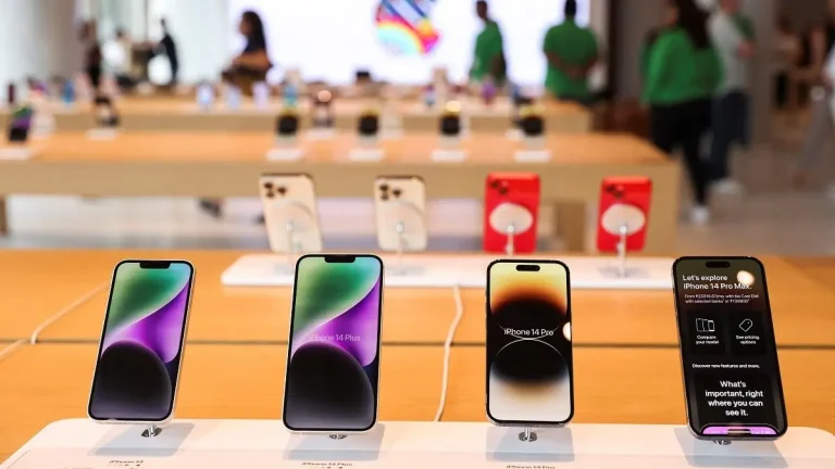قائمة هواتف آيفون المتوافقة مع iOS 18.2 الجديد