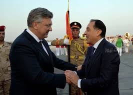 وزير العمل يبحث مع السفير الياباني