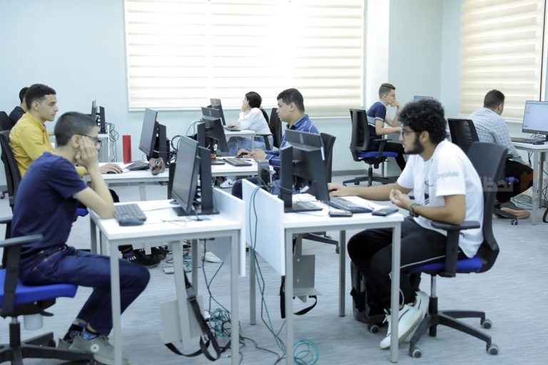 إلغاء الحضور الإجباري في المدارس المصرية 2025 ليتحول عن بعد