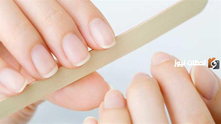 تنظيف الأظافر من الاوساخ