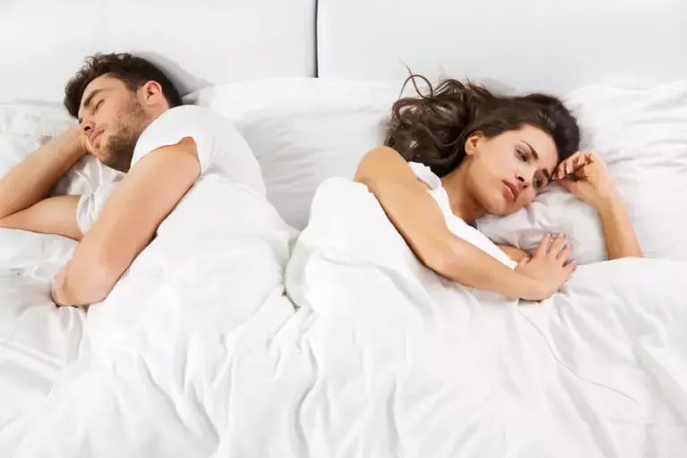 كيف أتعامل مع زوجي الذي يتجاهلني في الفراش