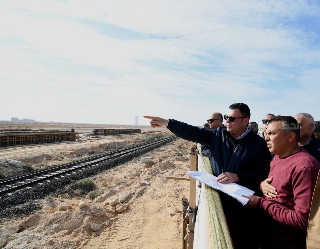 وزير الإسكان يتفقد مشروعات الإسكان والبنية التحتية بمدينة العلمين الجديدة