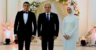 الرئيس السيسي يلبي دعوة ابنة شهيد شرطة ويشهد حفل زفافها.. فيديو