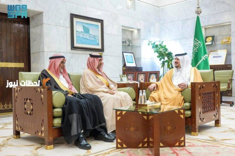 نائب أمير الرياض يستعرض برامج وخطط جائزة حريملاء