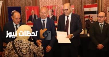 وزير العمل ومحافظ القاهرة يقدمان عقود عمل جديدة لأصحاب الهمم