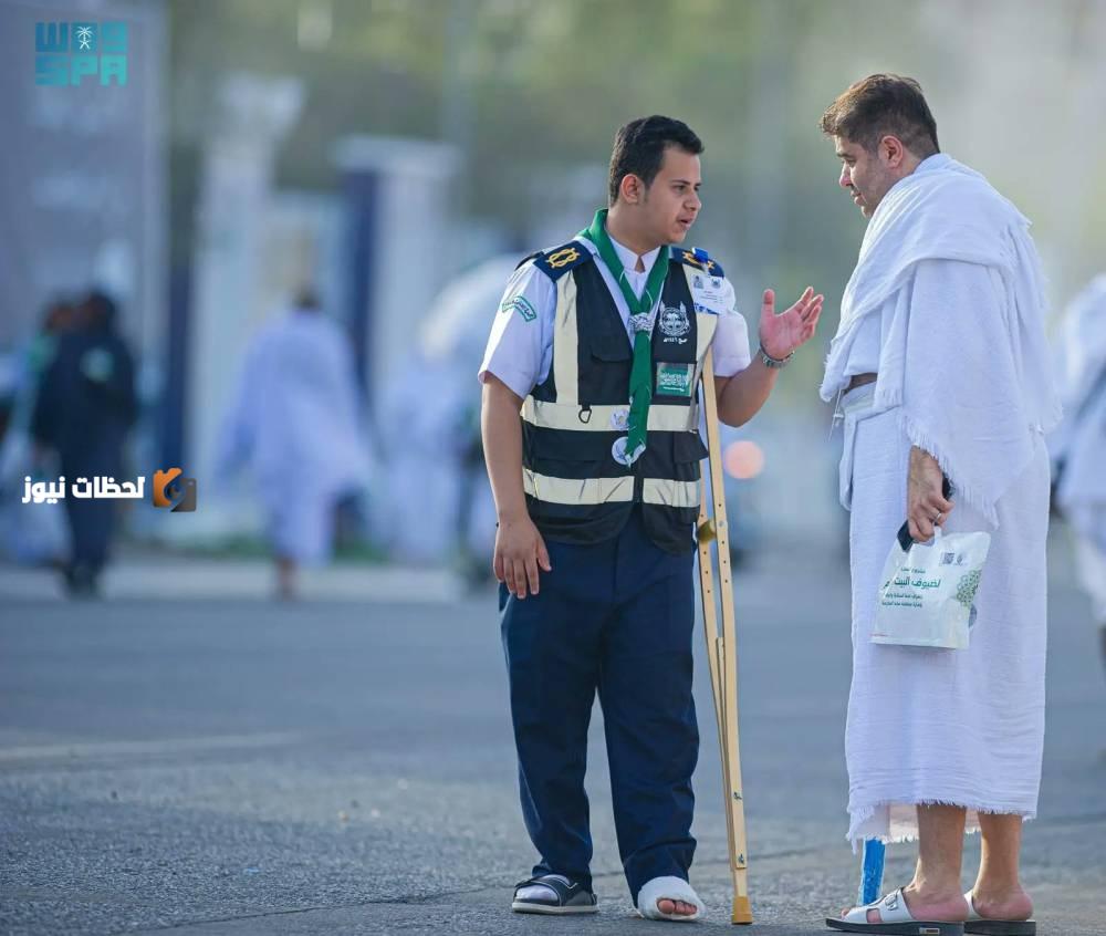 إصرار لا يتزعزع يرافق كشافًا خلال موسم الحج رغم الإصابة