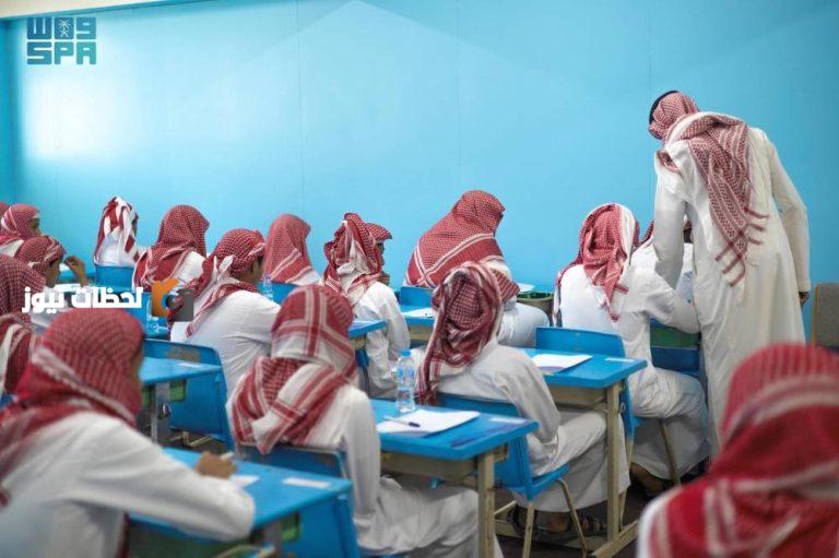 طلاب في الثانوية العامة