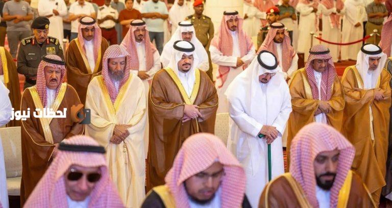 نائب أمير الرياض يشارك في صلاة الميت على الأمير مشعل بن فرحان آل سعود