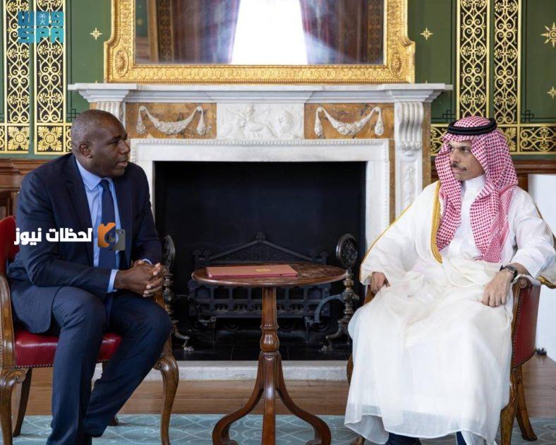 وزير الخارجية ونظيره البريطاني يبحثان أحدث التطورات في المنطقة
