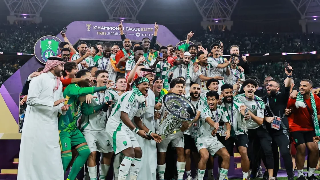 الأهلي يتنافس بقوة لضم لاعب نوتنجهام أمام توتنهام