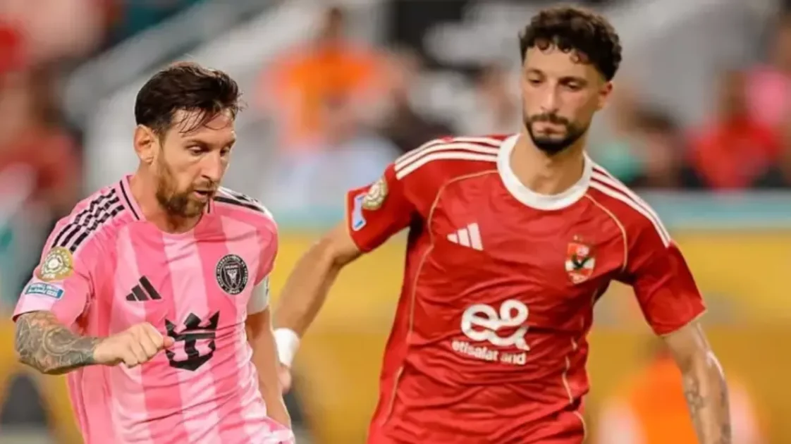 النصر يفاوض مهاجم الأهلي المصري وفقاً لتوصية وليد الفراج